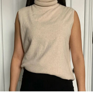⭐️Host Pick⭐️✨ Designer Originals Crème Petite PXL Turtleneck Tank Top ✨